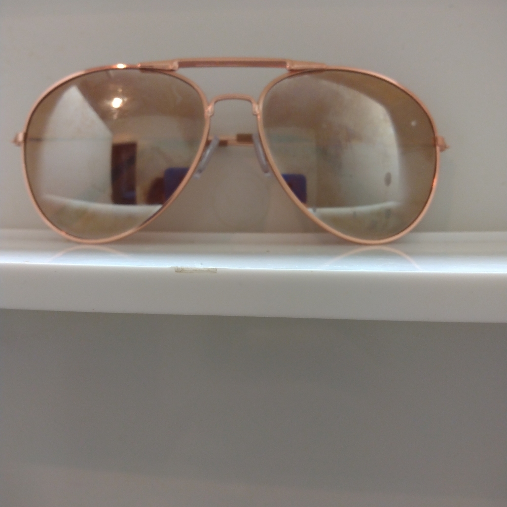 Rose gold with nude frame💓